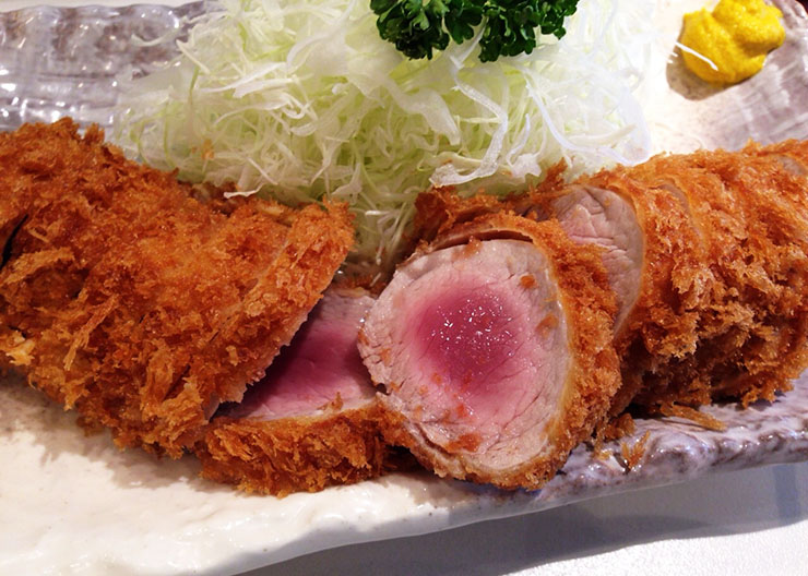 日本屈指の絶品とんかつ店『丸山吉平』で唯一無二の肉汁を堪能する