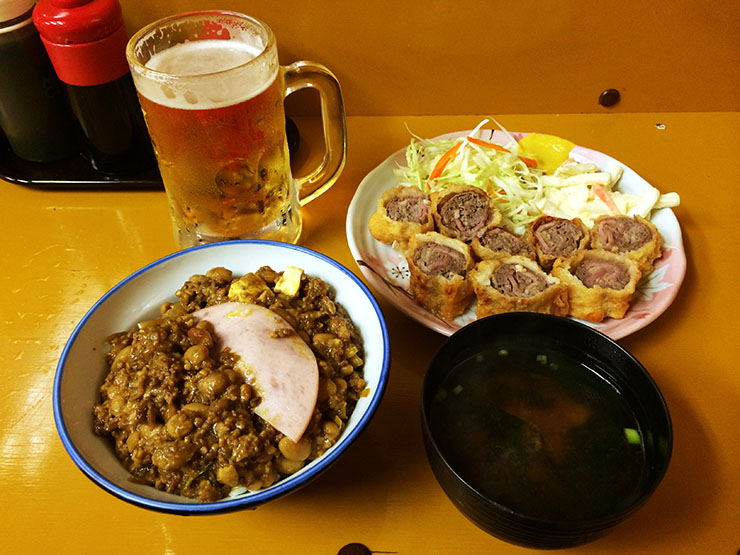 東京の大衆食堂でスペイン・アンダルシア地方の名物料理フラメンキンが大人気！ つるかめ食堂