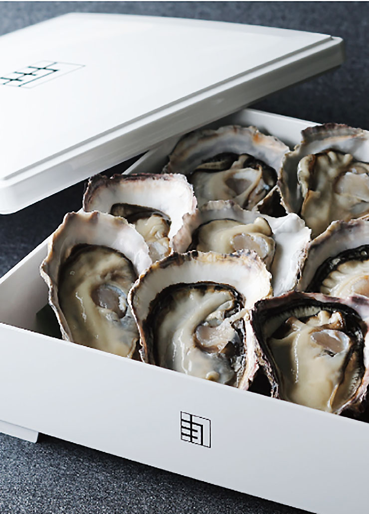 至高の高級感「重箱入り生牡蠣」が堪能できるオイスターバー開店 / ザ・カーブ・ド・オイスター