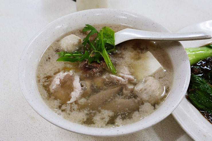 シンガポールでトロトロにとろけた豚肉スープを味わう / 文志記猪汁湯大王