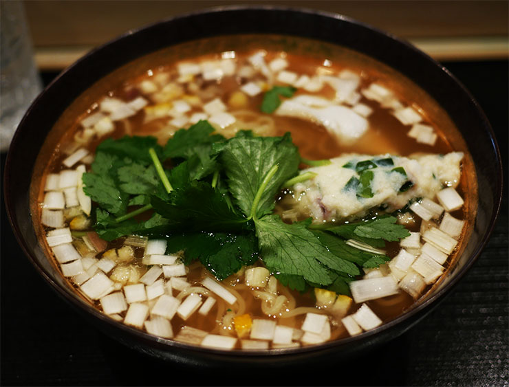 寿司屋の寿司食材を使用したラーメン！ 賄だったが絶品すぎて客に提供 / おさむ