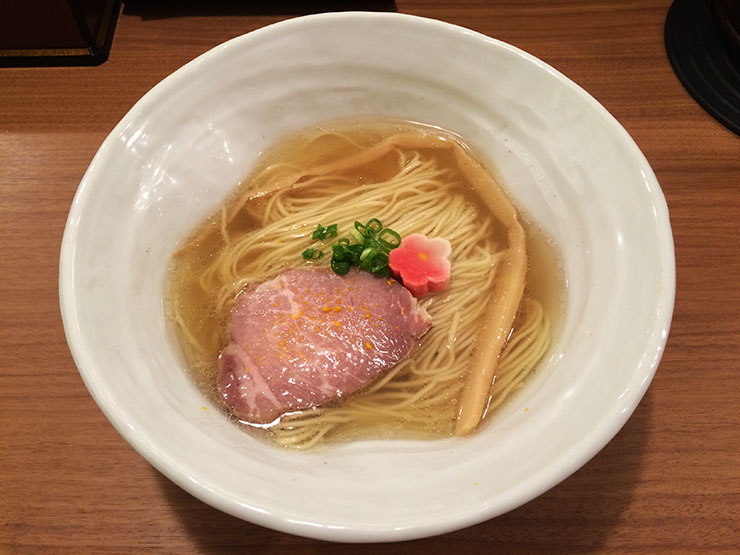 真鯛を使用した鯛塩そばが絶品！ ラーメンスープでお茶漬けを食べる / 鯛塩そば灯花