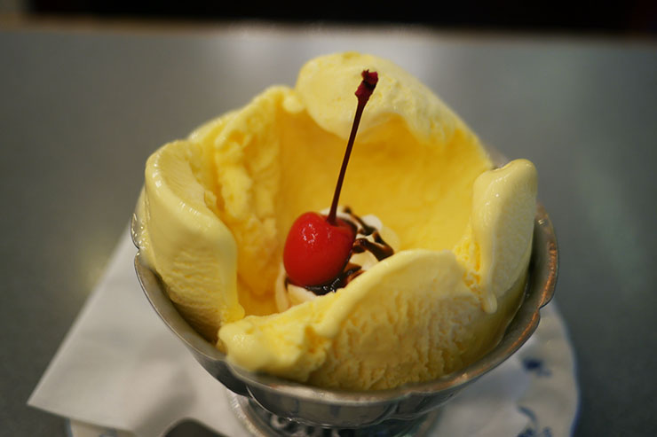 古き良き昭和の喫茶店で「冷気漂うアイスクリーム」を味わう / ギャラン