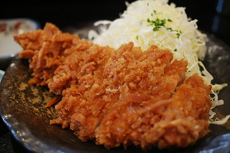 東京の美味しいトンカツ店ランキングベスト8 / 感動と肉汁を求めて
