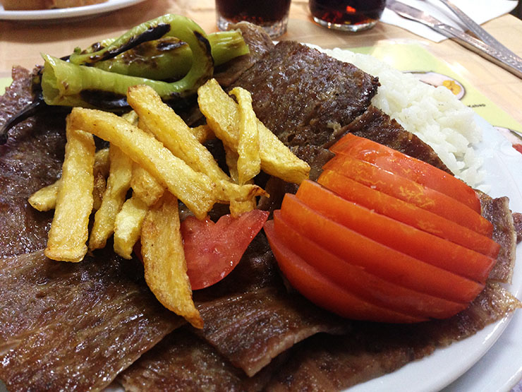 トルコで本格的なケバブを食べたいならドネルライスを推奨 / とことん肉を堪能
