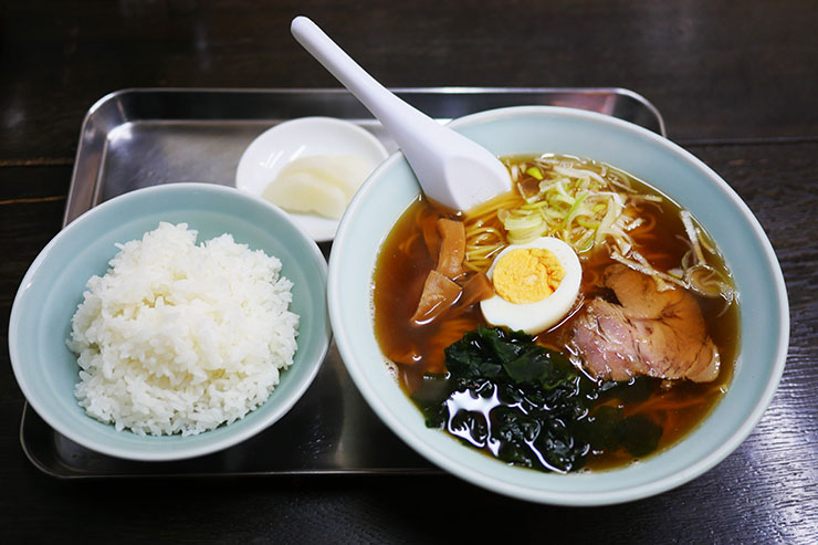 藤子不二雄や手塚治虫が大絶賛した昭和の醤油ラーメン / トキワ荘近くの「松葉」は漫画家の聖地