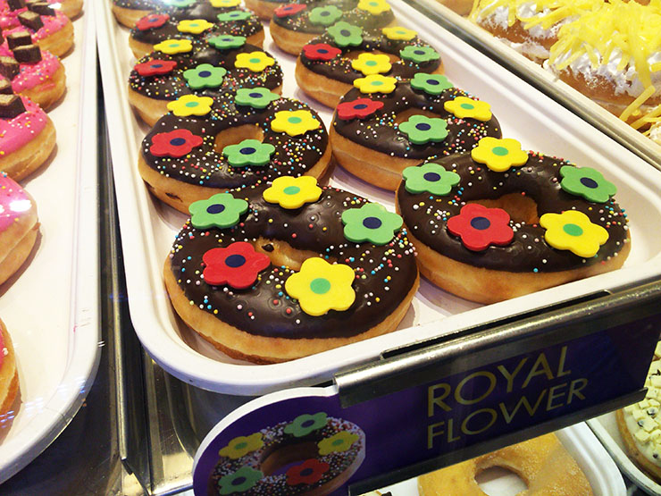 タイ王女の誕生日を祝い「クリスピークリームドーナツ」が限定ドーナツ販売 / 驚くほど絶品