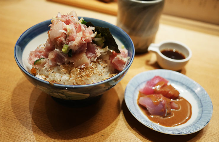 【感動】激レアな「極上の担担麺」が激ウマ / キャセイパシフィック航空のラウンジ限定メニュー！