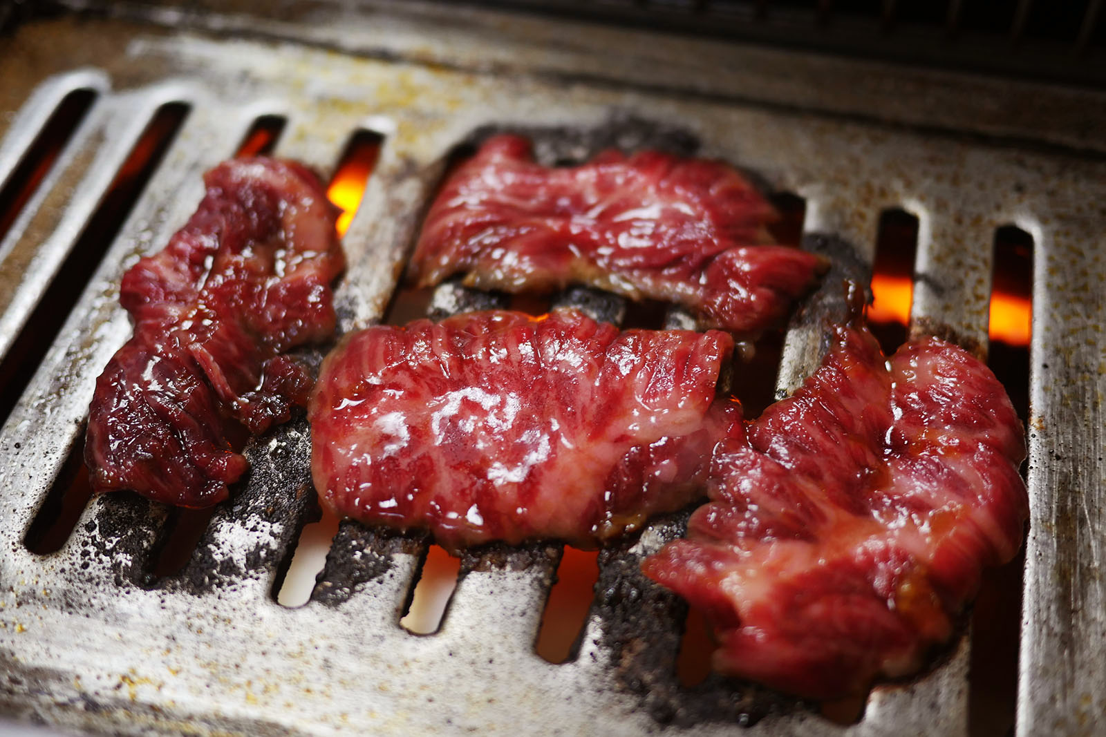 おそらく日本トップクラスのカルビが食べられる焼肉屋 / 焼肉サラリーマン