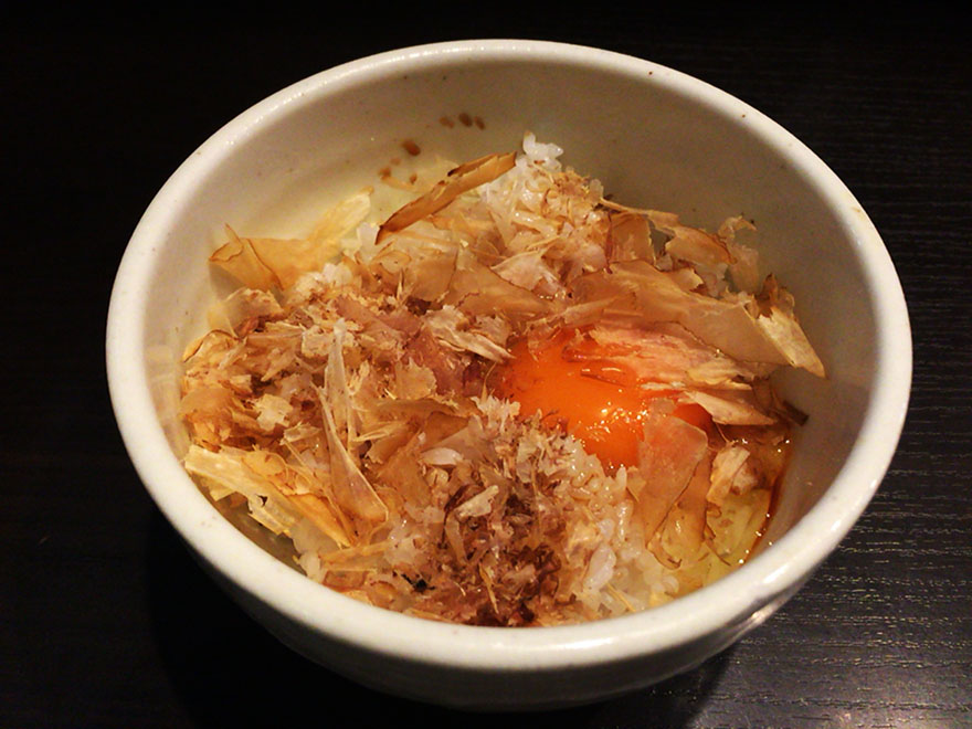 【東京都北区赤羽】極めて珍しい「鶏ぶし」をまぶした卵かけごはん / 麺処 夏海