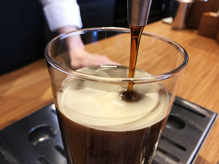 極上スターバックス誕生！ 日本でたった一か所でしか飲めない究極の「ナイトロコールドブリュコーヒー」GINZA SIX