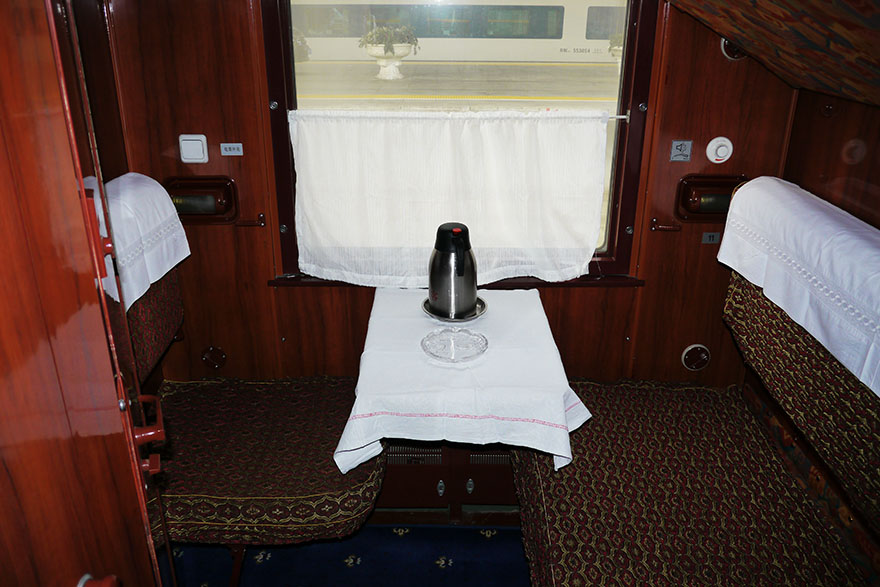 【シベリア鉄道】北京から出発する2人用個室は洗面所つきです / モスクワまで快適な旅？