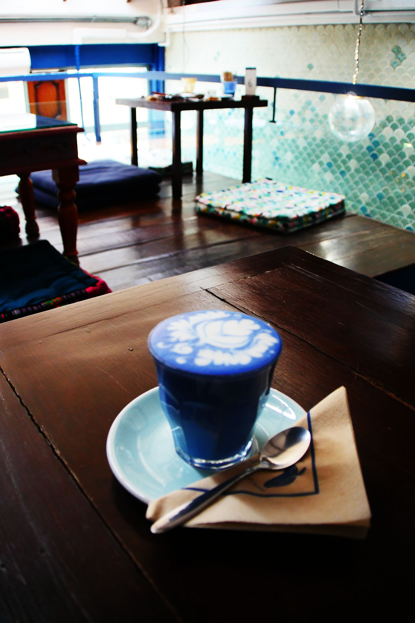 blue-whale-cafe7