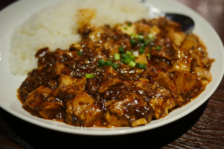 ピリリと刺激的な麻婆豆腐は毎日でも食べたくなるうまさ / 中華料理店「上海ブギ」