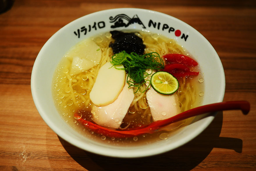 【究極】おそらく日本でいちばん美味しい「冷たい煮干しの塩ラーメン」が食べられる店 / ソラノイロニッポン