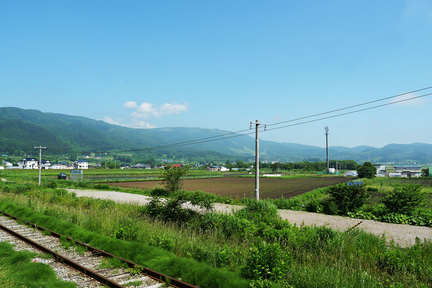 【衝撃】北海道新幹線の終点・新函館北斗駅の周辺に何もなさすぎる件 / マニア「何もないからいいんじゃあないか」