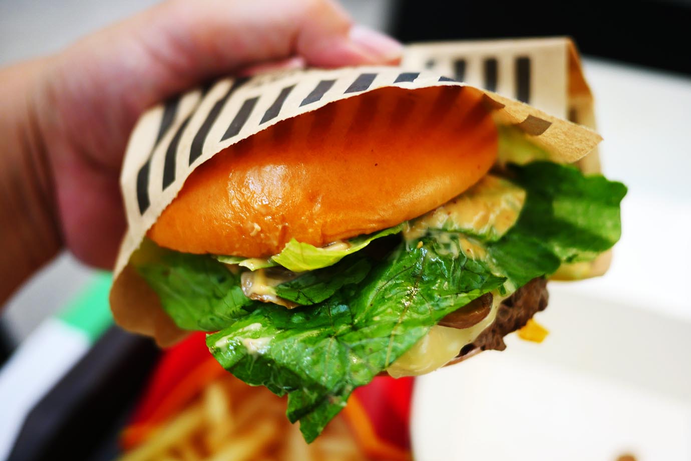 【香港グルメ】世界一美味しいマクドナルドのハンバーガーは香港にあった！ チージーシャンピニョンアンガスバーガー