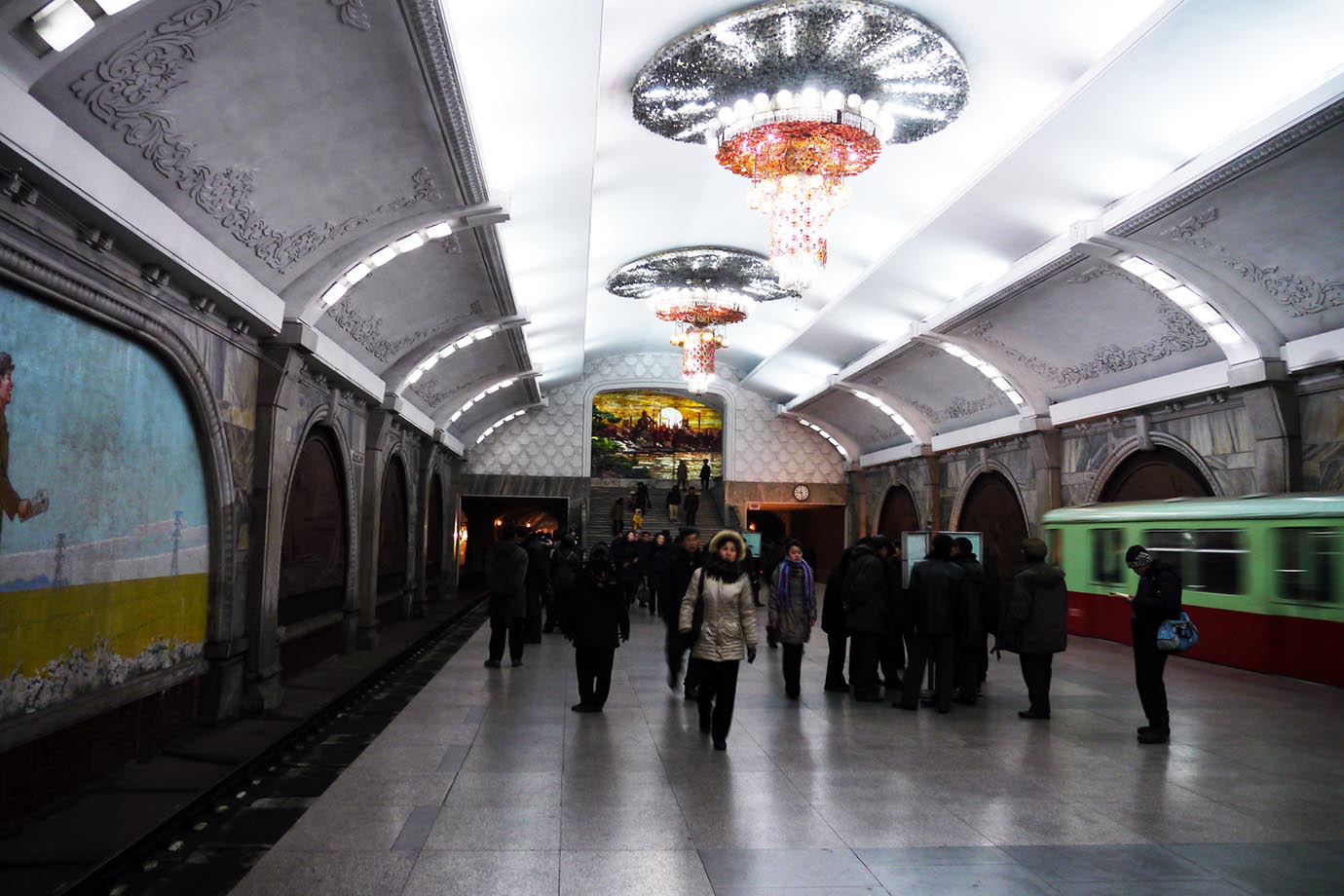 north-korean-subway