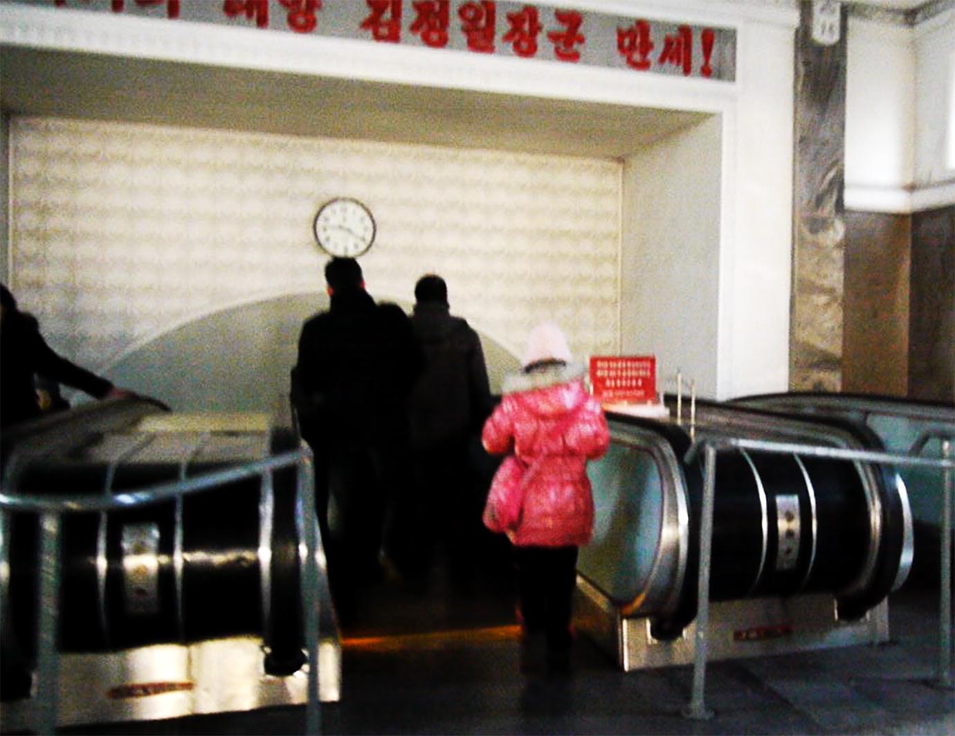 north-korean-subway12