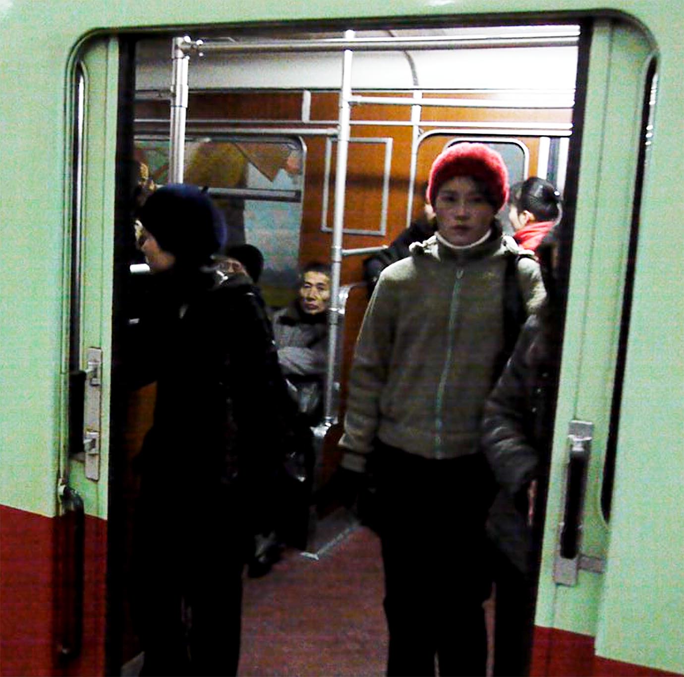 north-korean-subway19