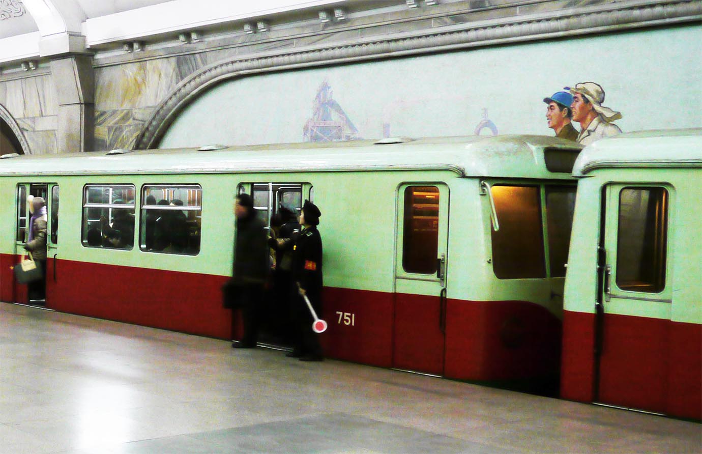 north-korean-subway9