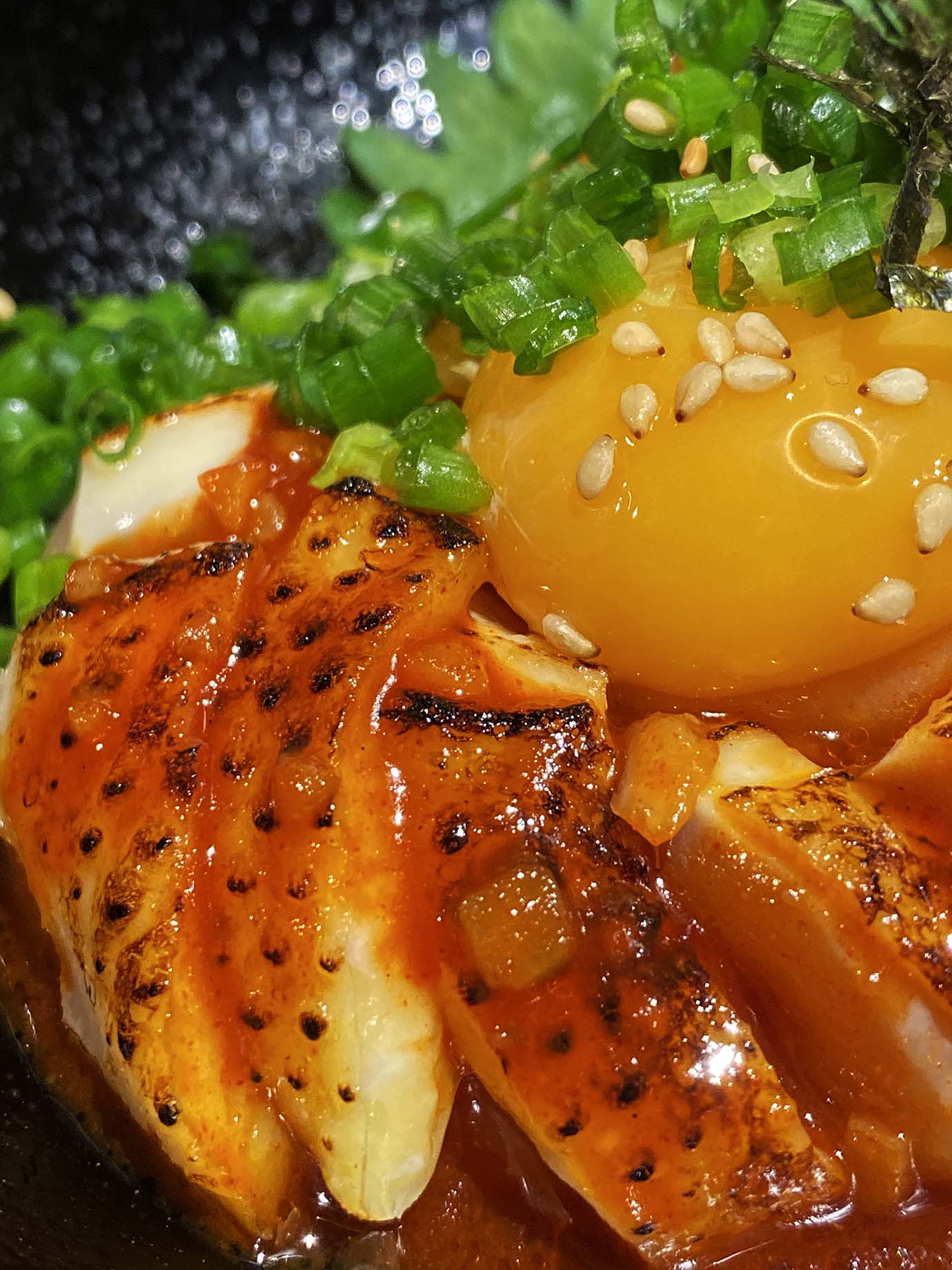 【iPhoneグルメ】 東京で食べる九州の極上鶏肉料理がウマすぎる件 / iPhone11Proで撮影「黒鶏ファニー」