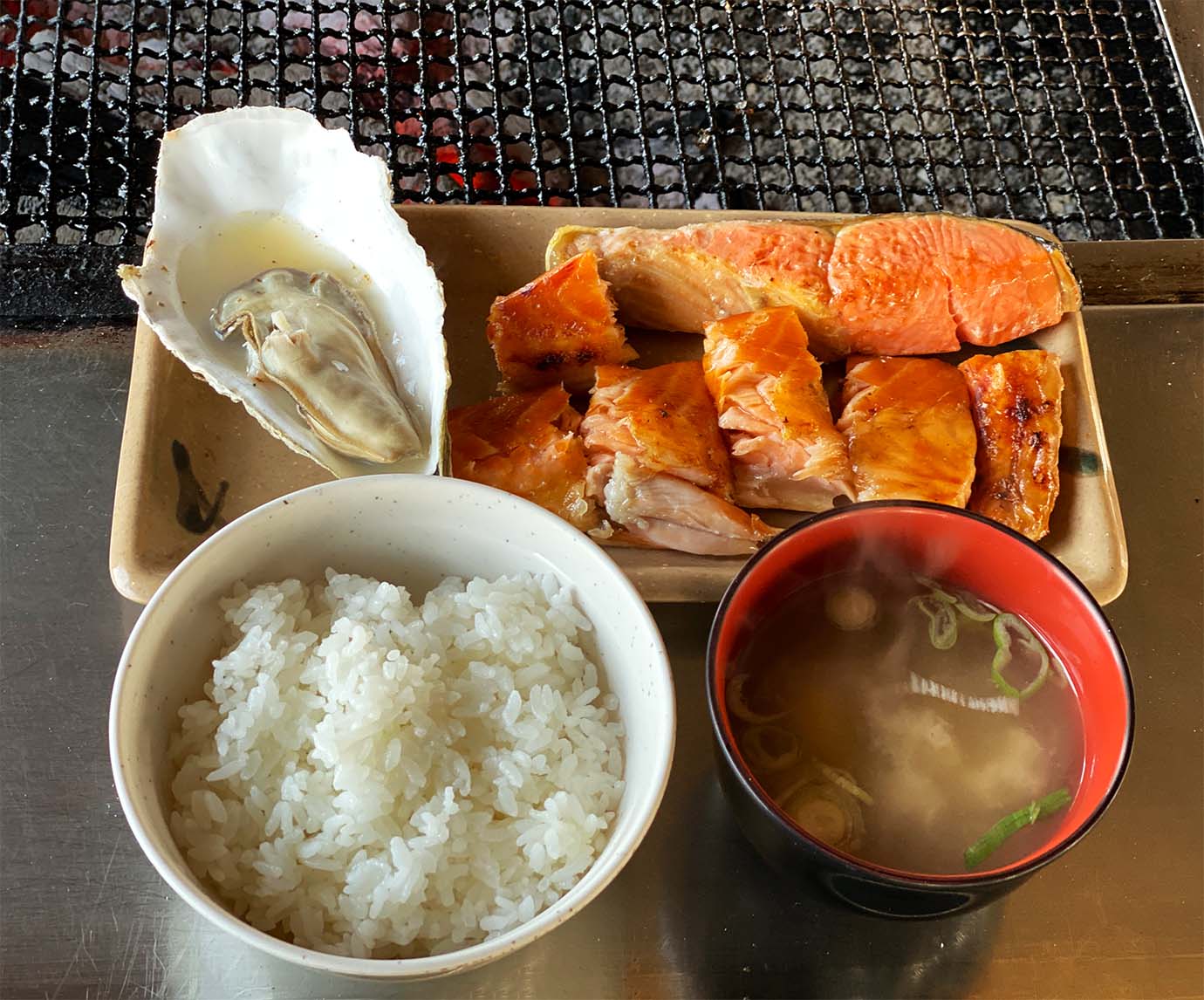 おそらく北海道でもっともシャケがウマい食堂「鮭番屋」でシャケを焼いて食え！