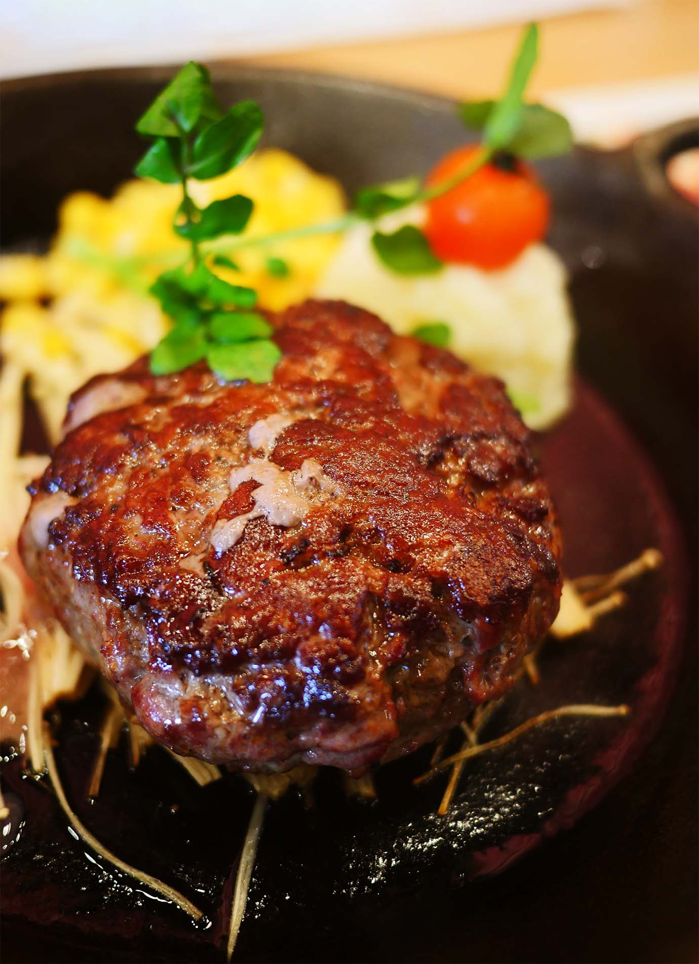静岡さわやかに肉を卸していた問屋が東京にハンバーグ専門店オープンか / 平日ランチはライスとスープ食べ放題
