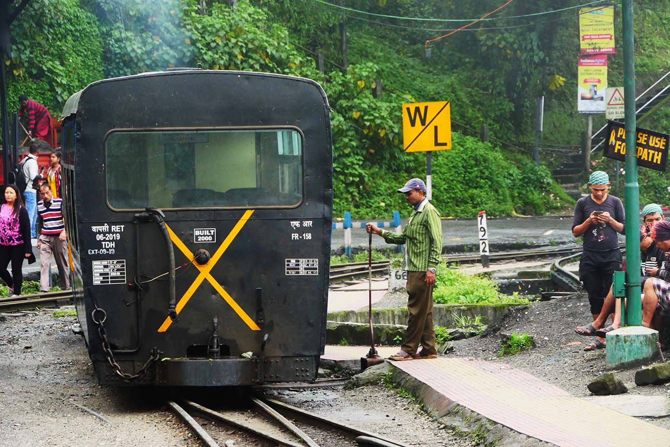 ride-darjeeling-railway-india31