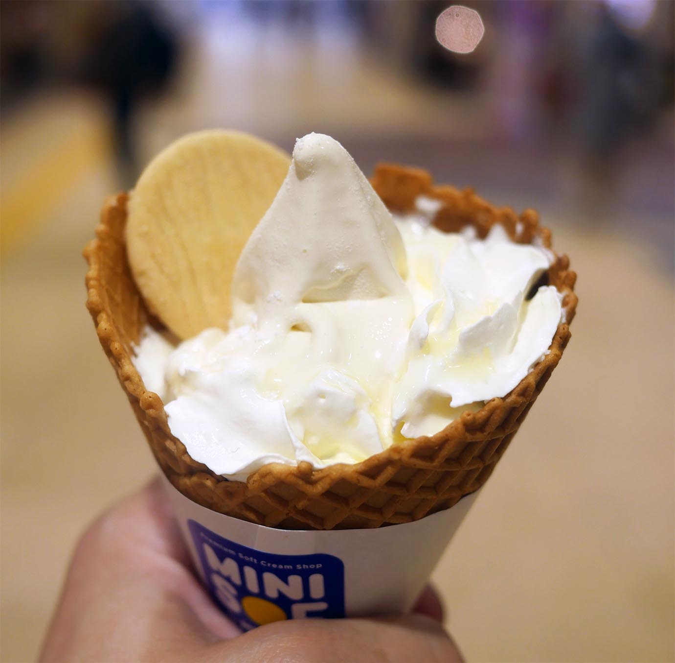 【濃厚グルメ】ミニストップのソフトクリーム専門店ミニソフで超ミルクを食べてみた「飲むソフトクリームもある！」