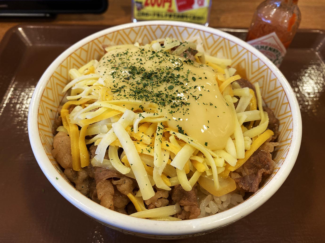 【究極グルメ】すき家のチーズ牛丼が激しくウマイのでござる！ 三種のチーズ牛丼で「オウフ！」と衝撃