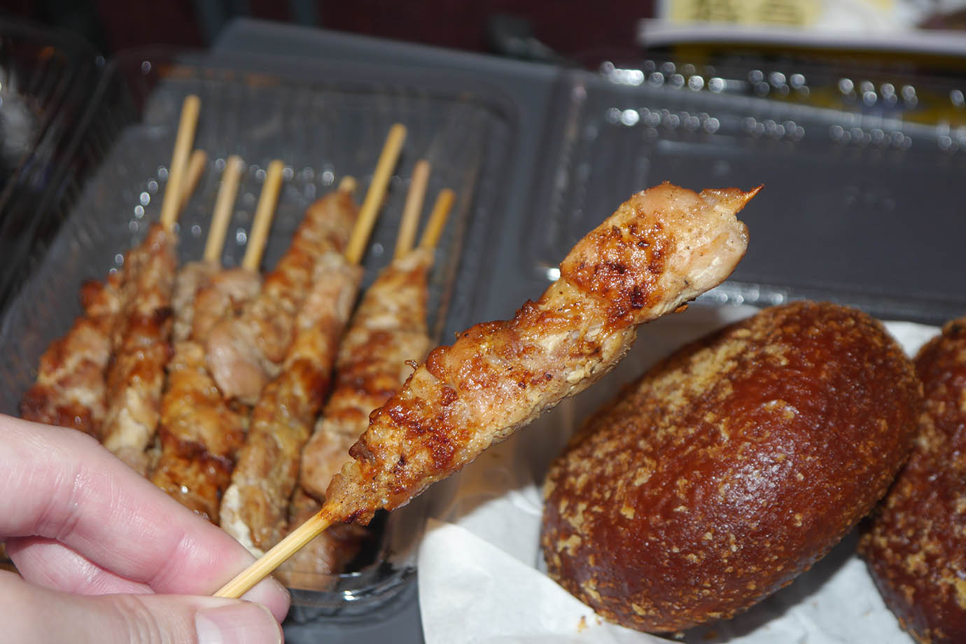 【幻影グルメ】北海道の旭川市の千葉ラーメン工場の焼鳥とカレーパンがウマイのです